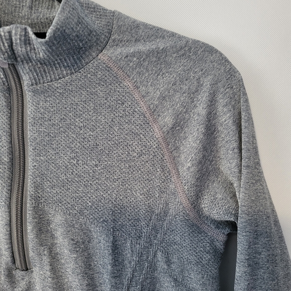 Athleta Women's Quarter Zip Size Small. - Picture 5 of 12